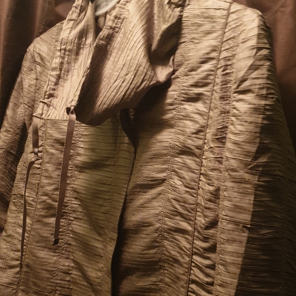 Woman's Spring Jacket - Picture 2 of 4